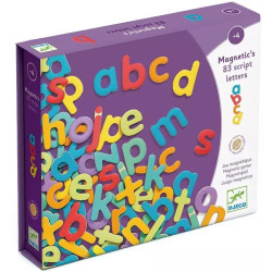 Coffret de 83 lettres magnétiques en bois.